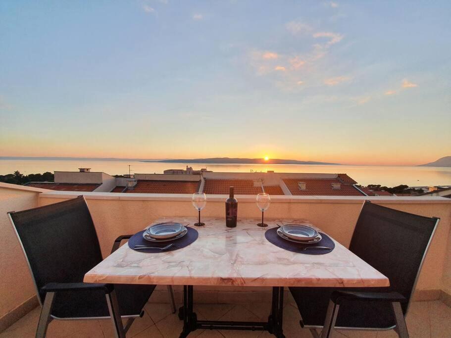 Apartment With Sea View Baška Voda المظهر الخارجي الصورة