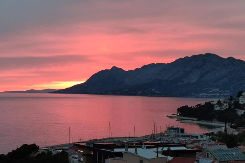 Apartment With Sea View Baška Voda المظهر الخارجي الصورة